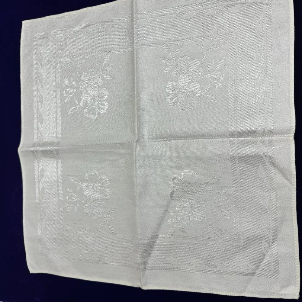 NWOT Set of 6 Napkins Cotton & Rayon